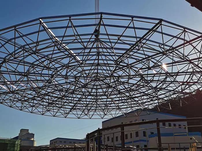 台湾螺栓球网架工程施工现场