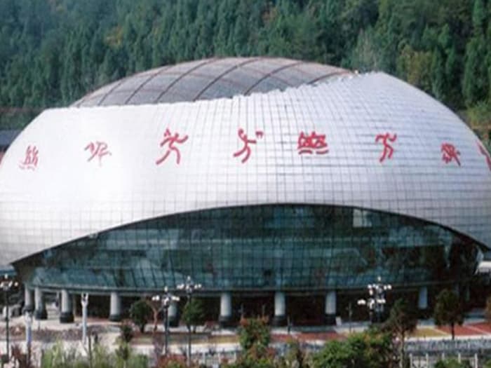 台湾体育中心球形网架加工安装